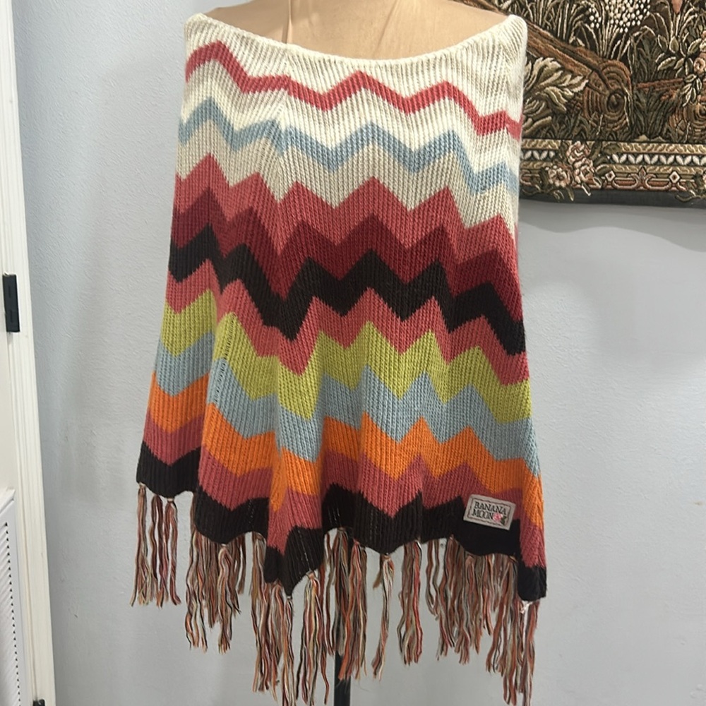 Banana Moon Chevron‎ Crochet Design  Cover Up Poncho. 1